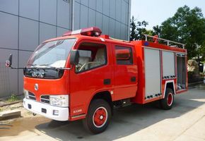 東風(fēng)小霸王水罐消防車圖片