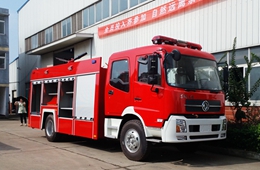 東風(fēng)天錦7噸水罐消防車圖片